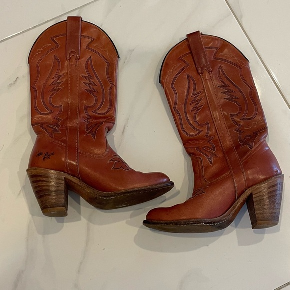 MISS CAPEZIO LEATHER COWBOY BOOTS - Picture 7 of 7